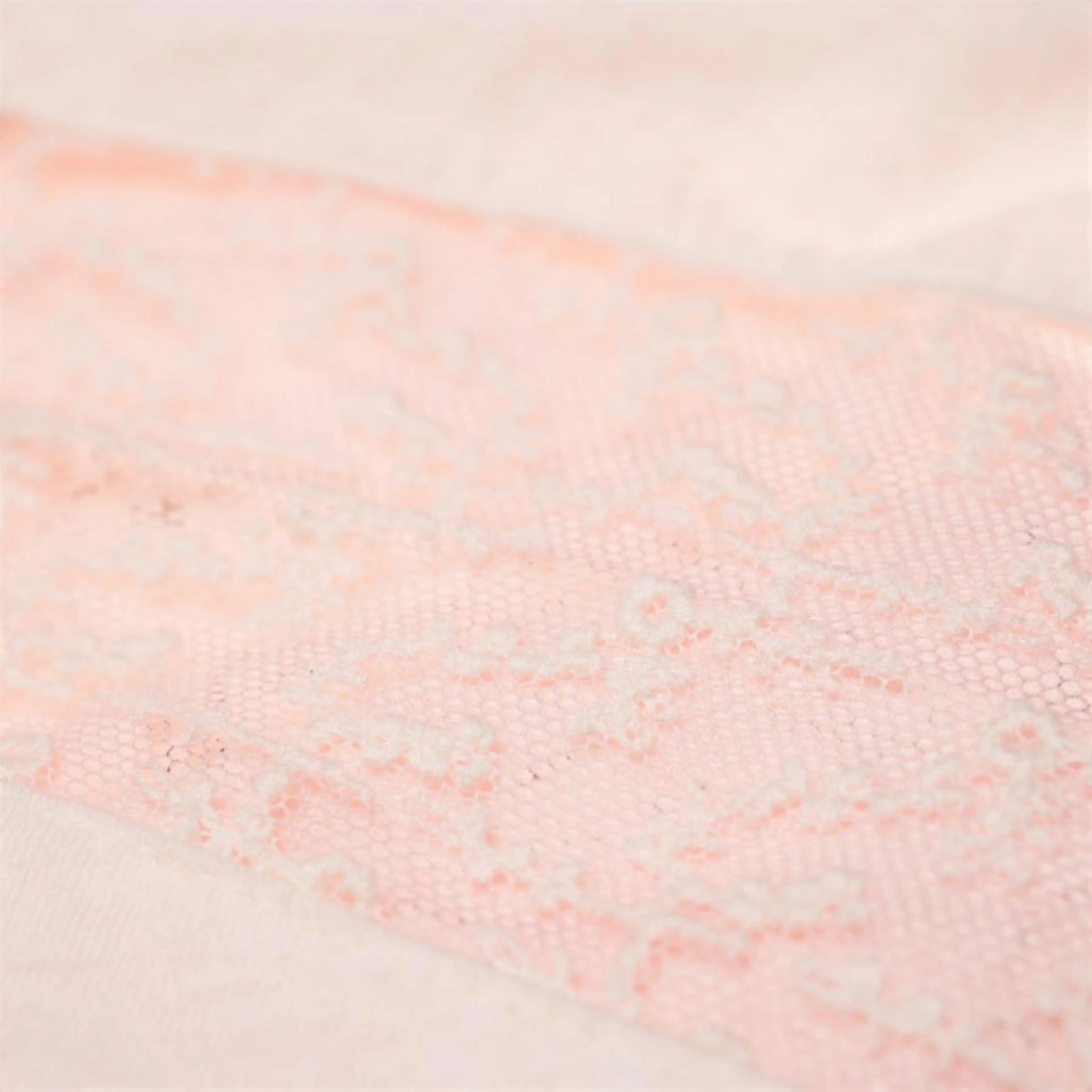Блуза с къс ръкав за бременни в бледо розово с елементи от дантела на ръкавите